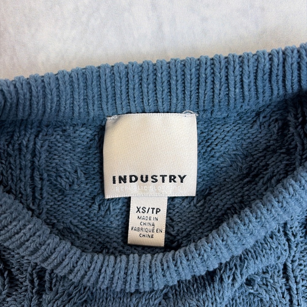 Industry Sweater Womens XS Blue Cable Knit Pointelle Cropped Long Sleeve Top - Picture 3 of 7